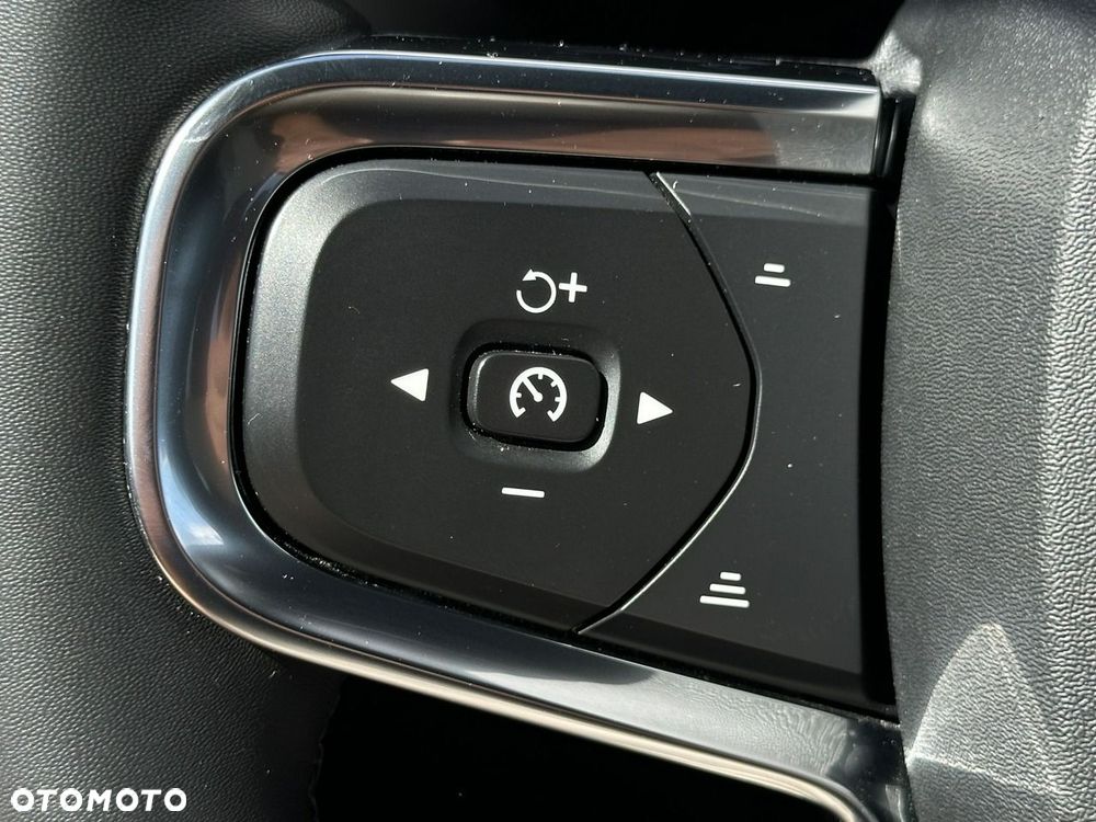 Volvo XC 40 - 22