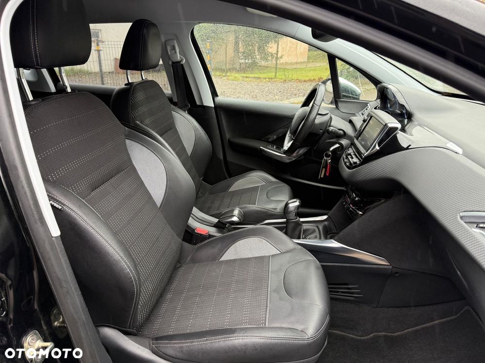 Peugeot 2008 120 VTI Allure - 22