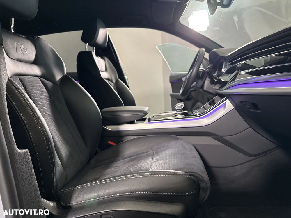 Audi Q8 - 12