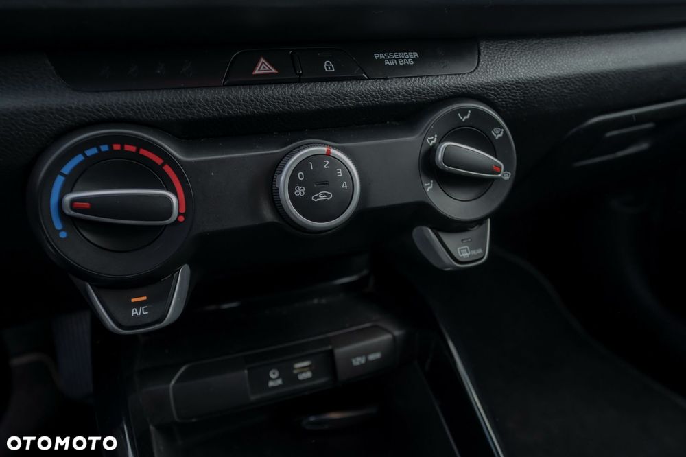 Kia Rio - 24