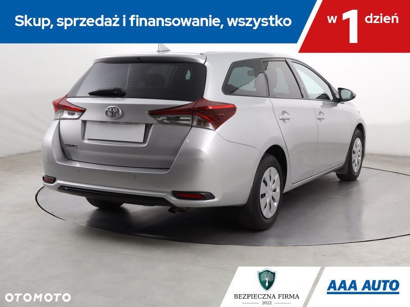Toyota Auris - 6