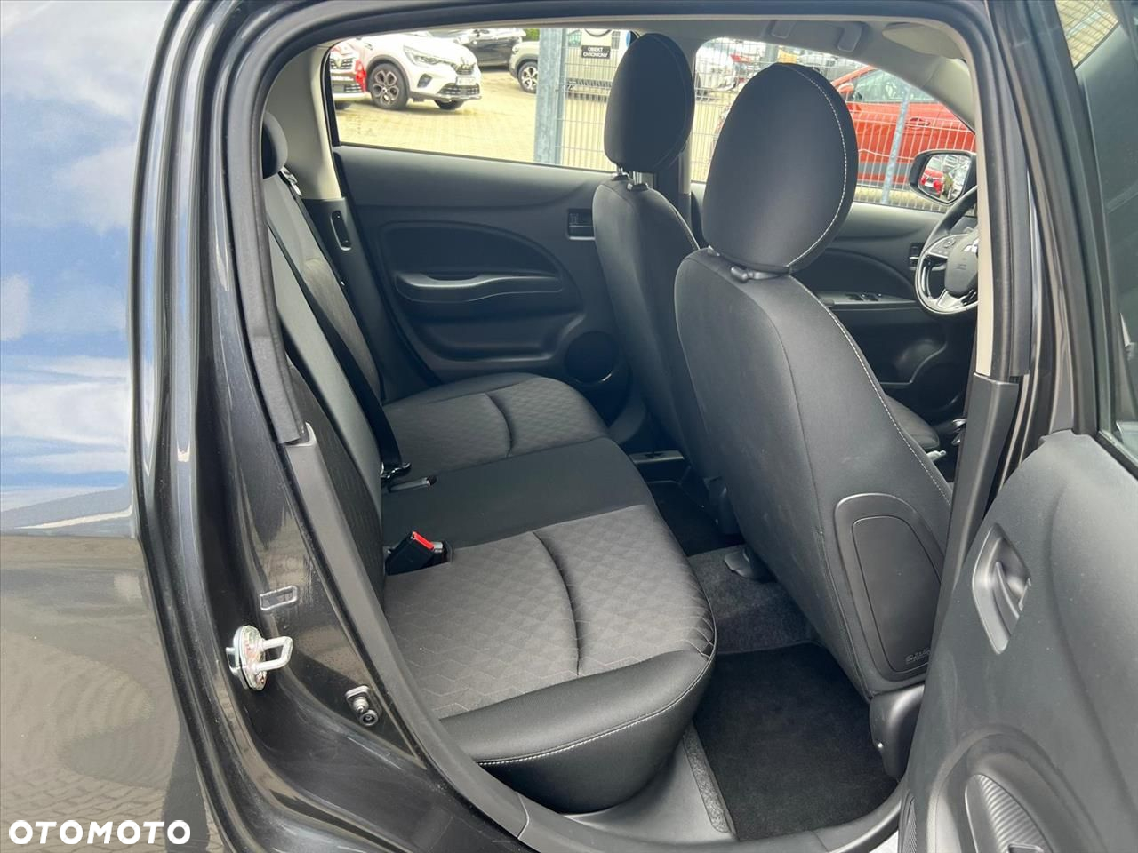 Mitsubishi Space Star 1.2 AS&G Invite - 13