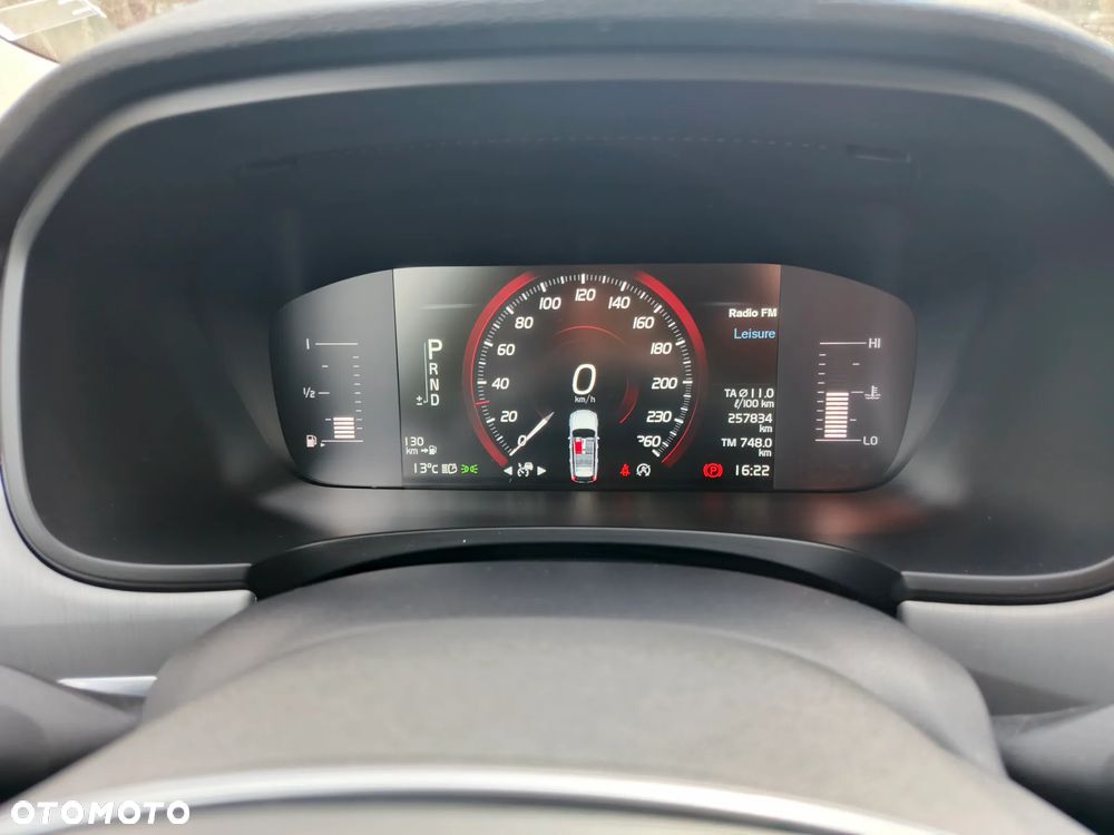 Volvo V90 D5 AWD Momentum - 17