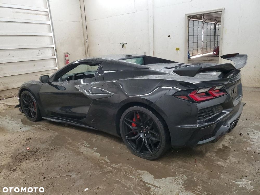 Chevrolet Corvette - 3