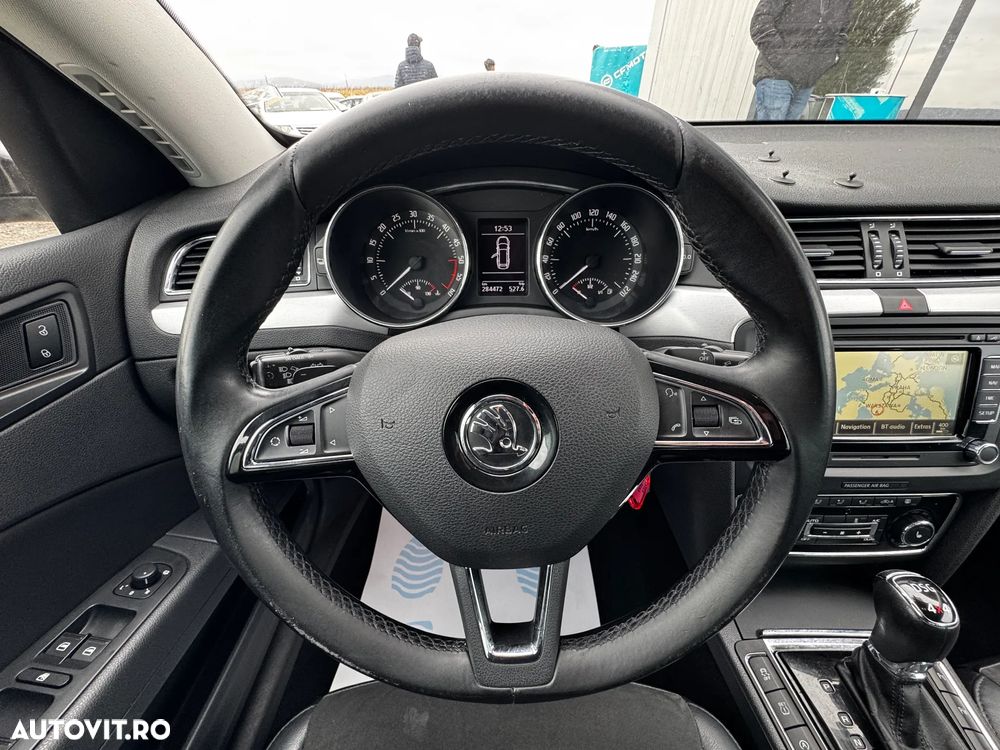 Skoda Superb 2.0 TDI DSG Elegance - 28