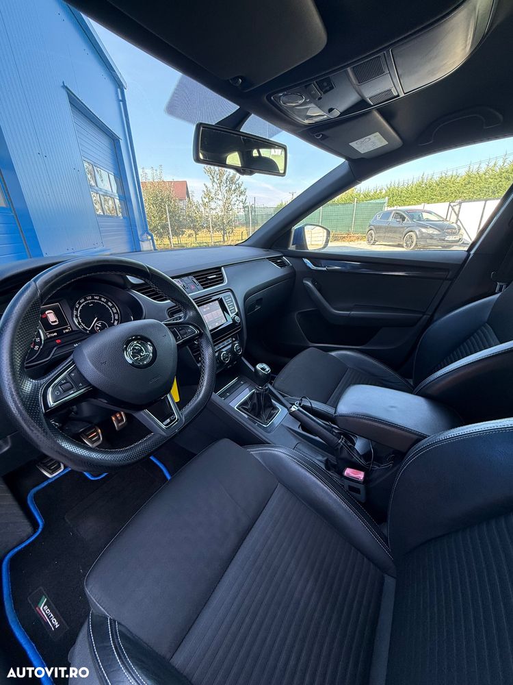 Skoda Octavia 2.0 TDI RS - 6