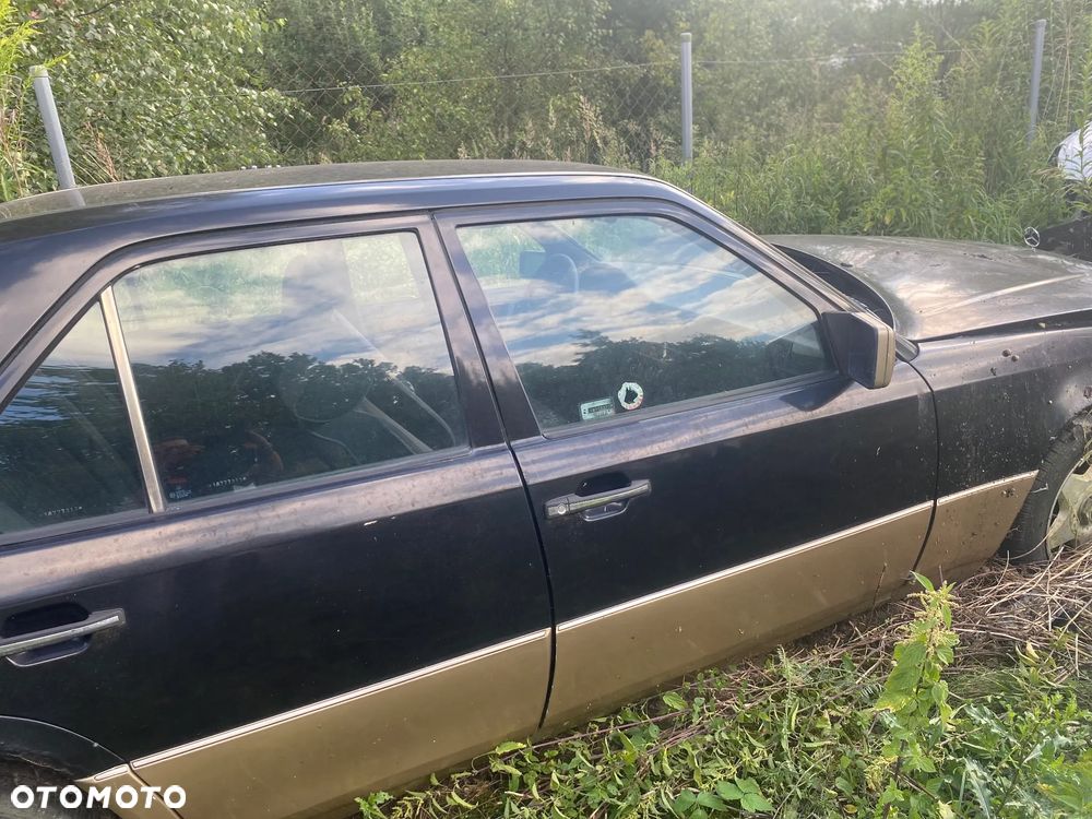 Mercedes-Benz W124 (1984-1993) - 21