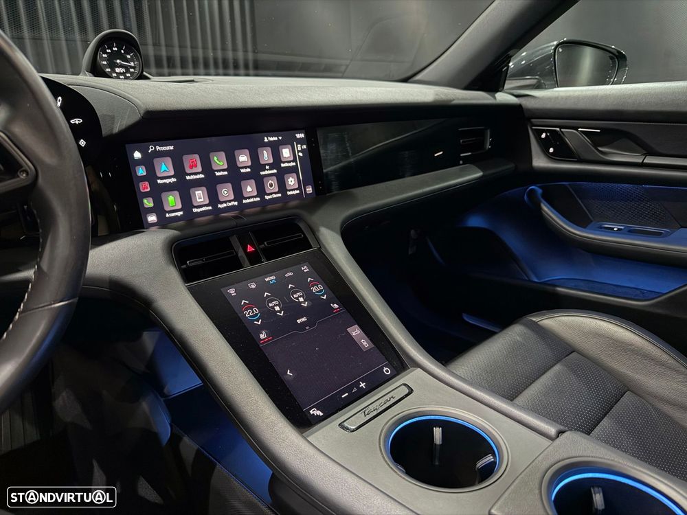 Porsche Taycan 4 - 19