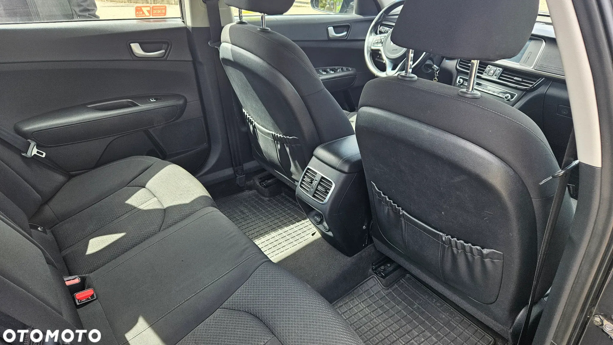 Kia Optima - 30