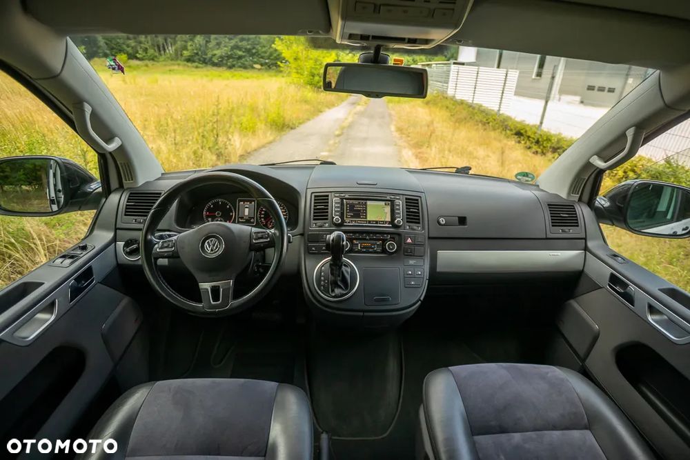 Volkswagen Multivan - 31