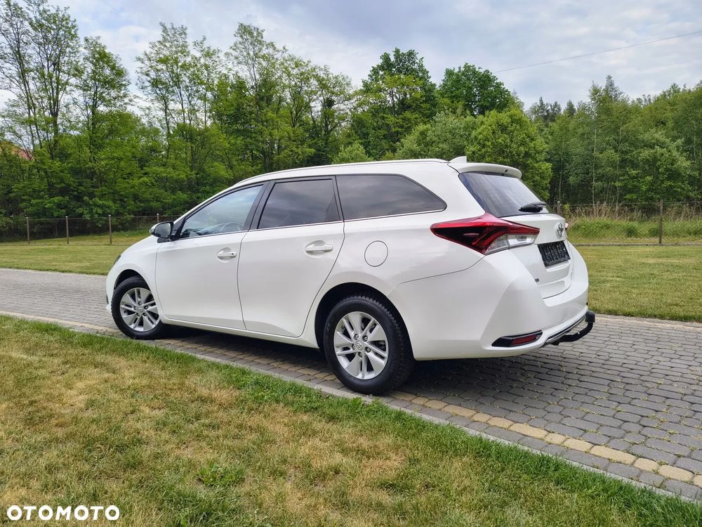 Toyota Auris 1.6 D-4D Dynamic - 32