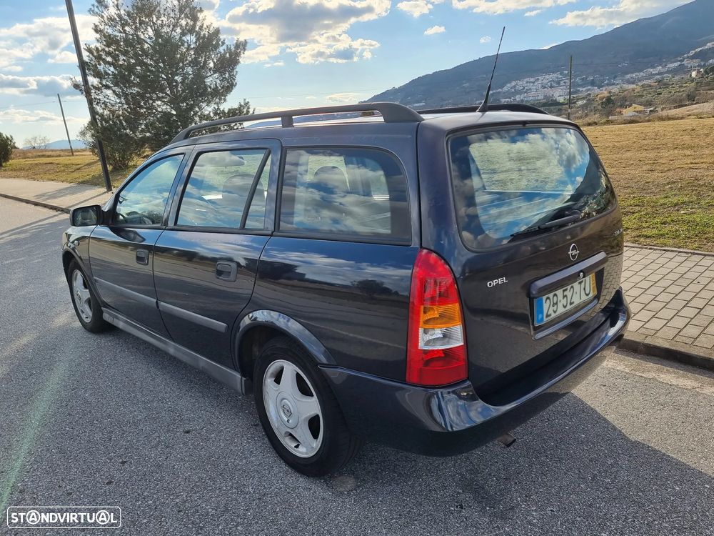 Opel Astra Caravan - 3