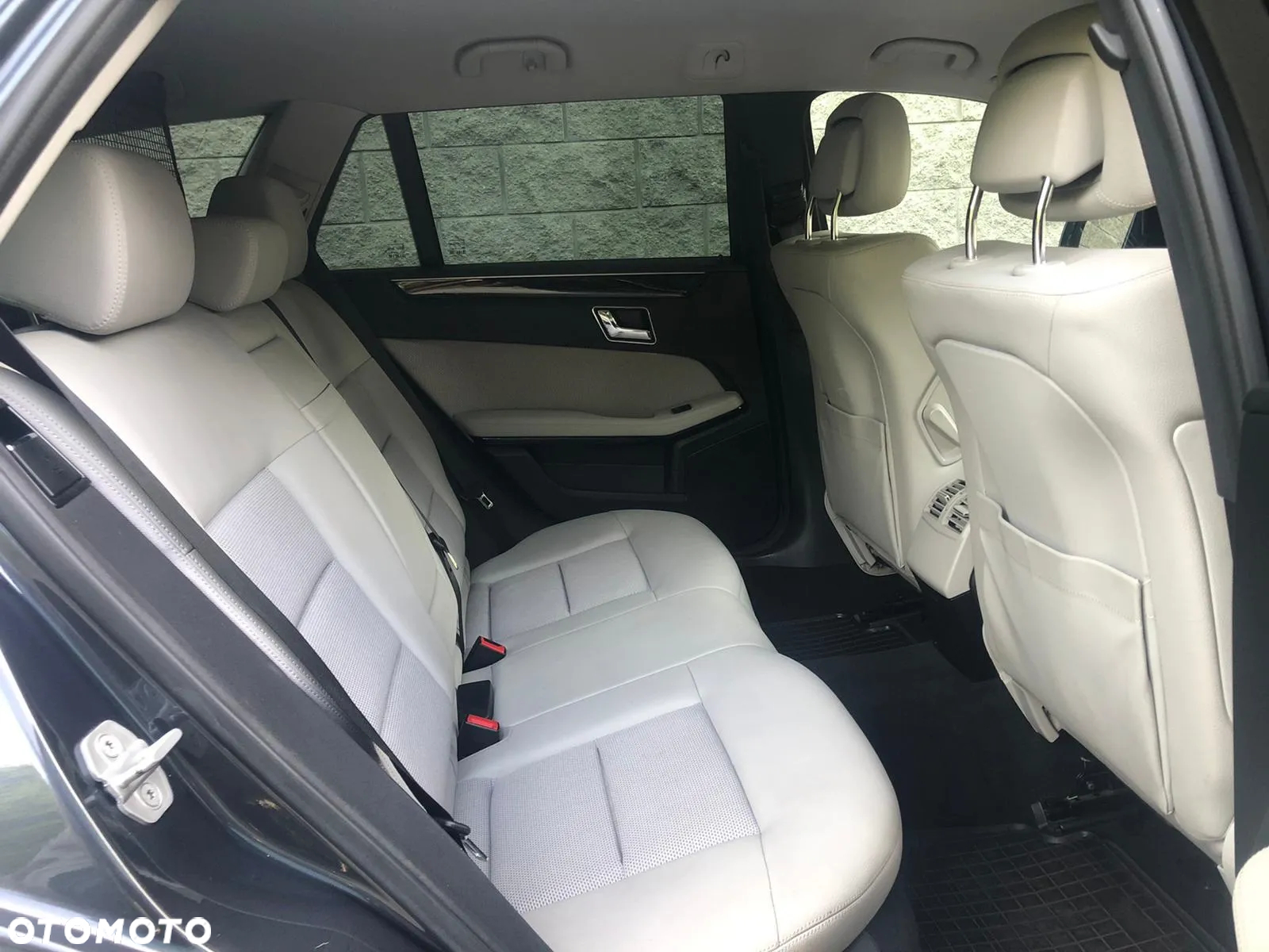 Mercedes-Benz Klasa E 250 CGI BlueEffICIENCY Avantgarde - 13