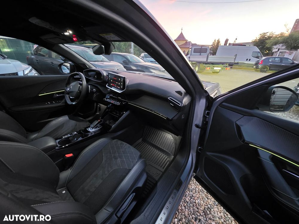 Peugeot 2008 PureTech 155 EAT8 GT - 20