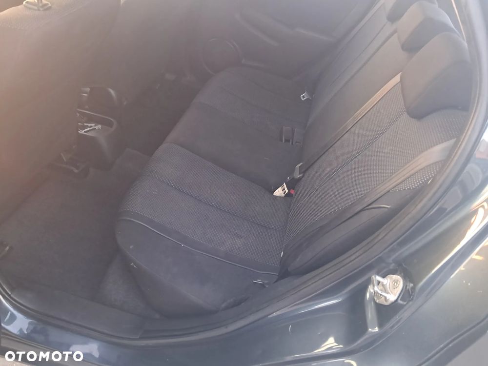 Mazda 2 - 8