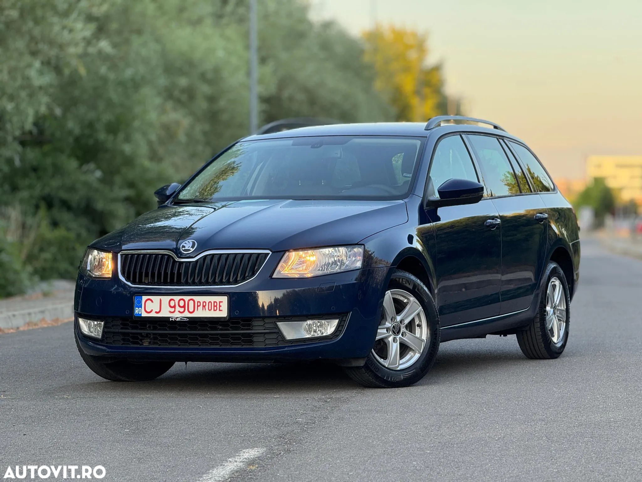 Skoda Octavia 1.6 TDI Business DSG - 1