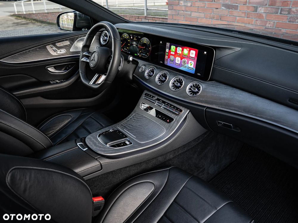 Mercedes-Benz CLS 300 d 4Matic 9G-TRONIC AMG Line - 24
