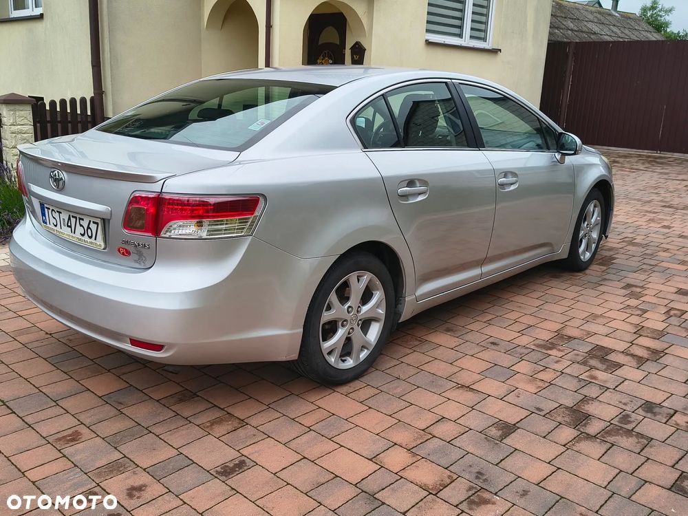 Toyota Avensis 2.0 D-4D - 7