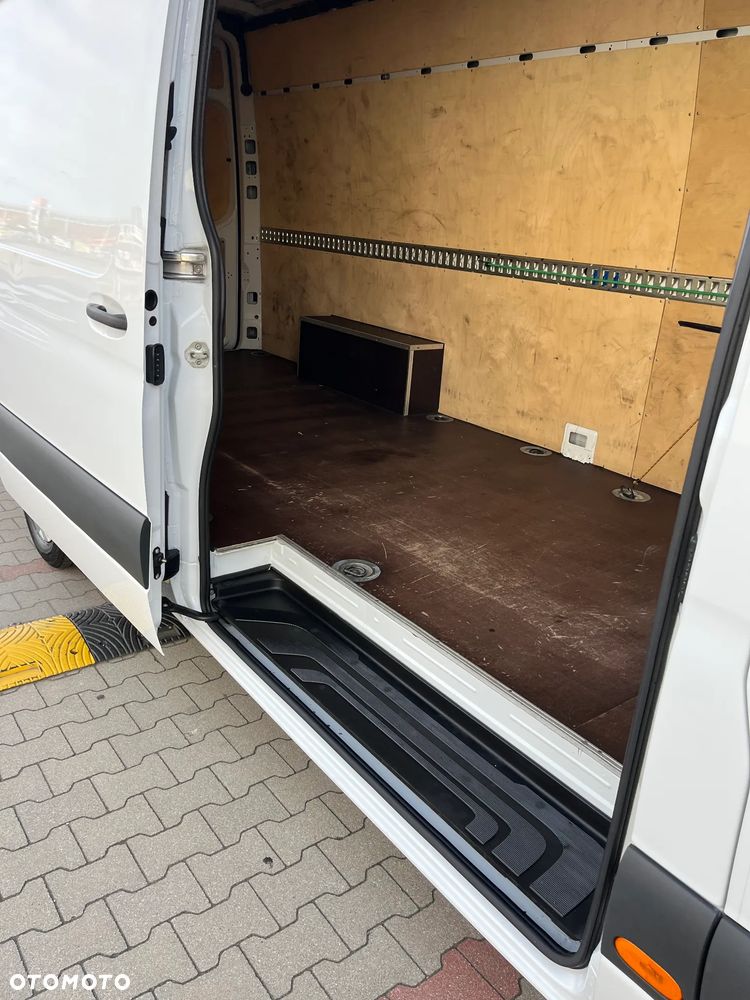 Mercedes-Benz Sprinter - 10