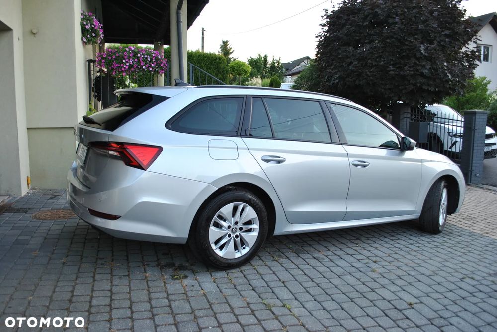 Skoda Octavia 2.0 TDI DSG Ambition - 4