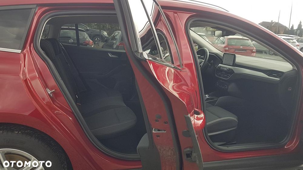 Ford Focus 1.0 EcoBoost Titanium Business - 26