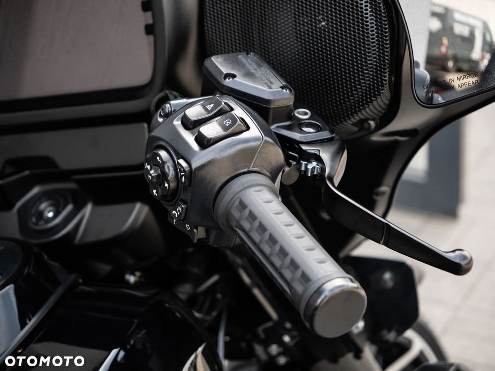 Harley-Davidson Touring Street Glide - 15