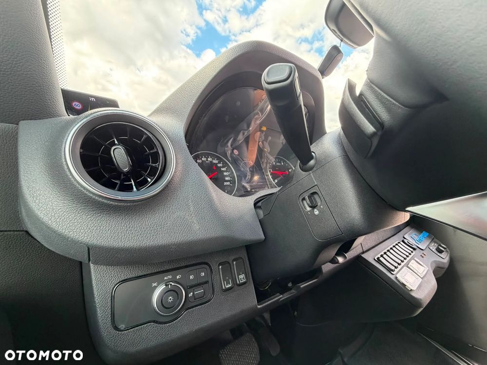 Mercedes-Benz Sprinter 519 - 19