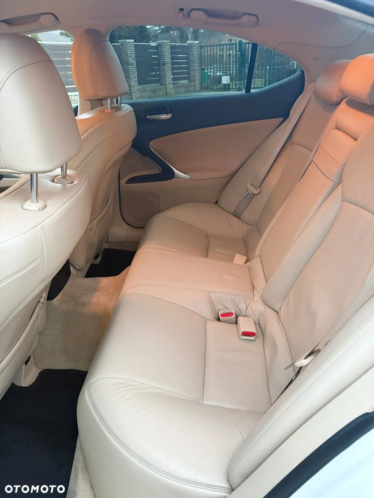 Lexus IS 250 Luxury Line - 18