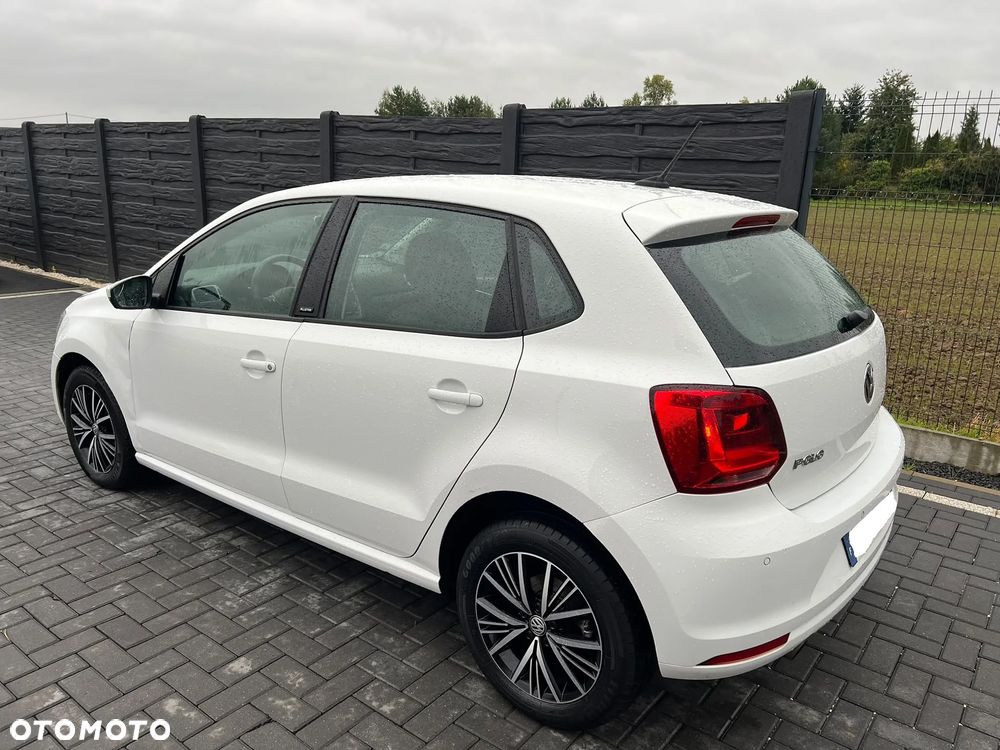 Volkswagen Polo 2016 photo 2