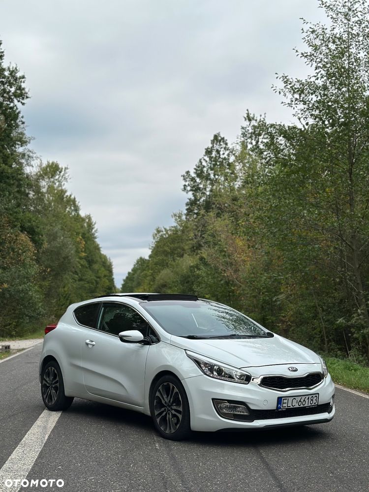 Kia Ceed - 34