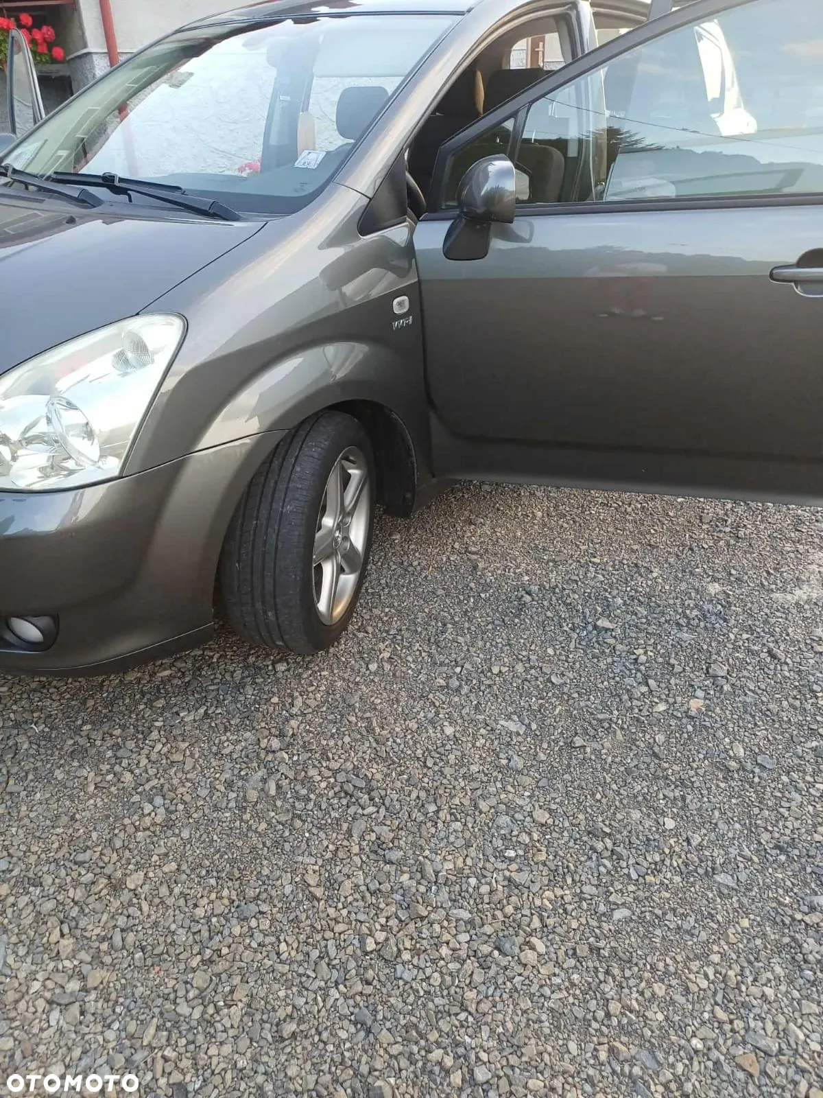 Toyota Corolla Verso - 3