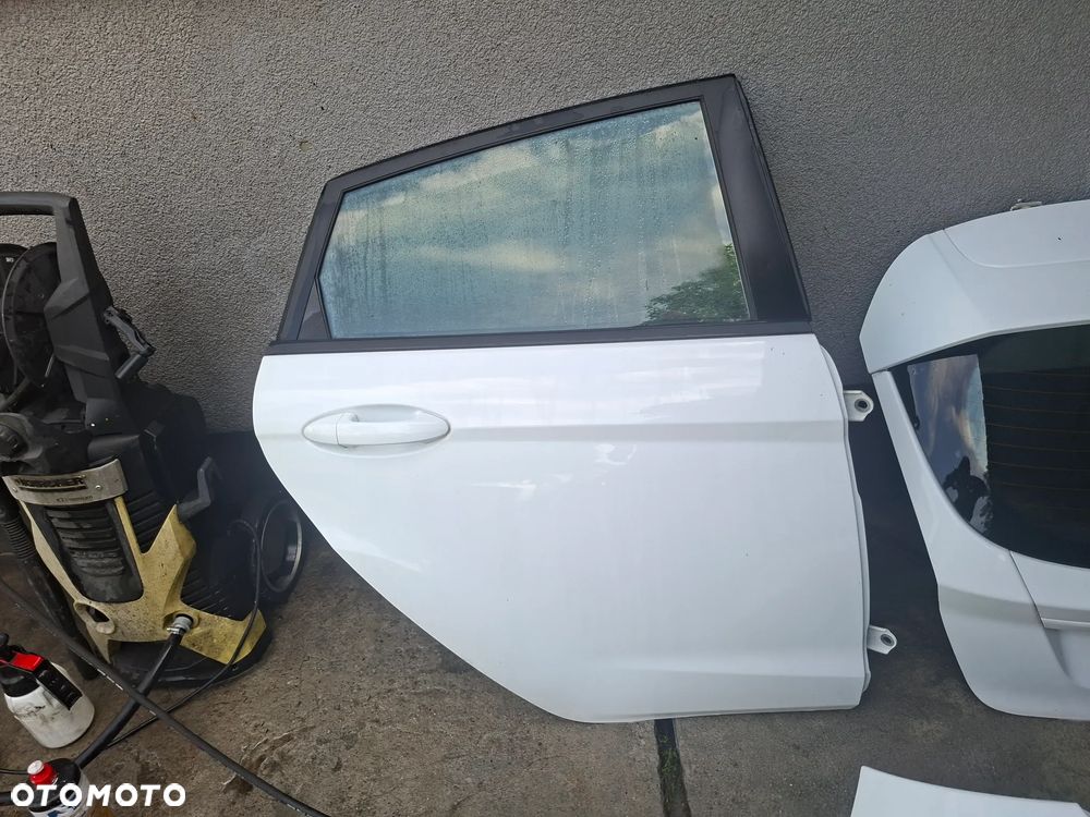 Ford Fiesta VII Mk7 15r maska zderzak drzwi klapa kolor hc lewa - 9