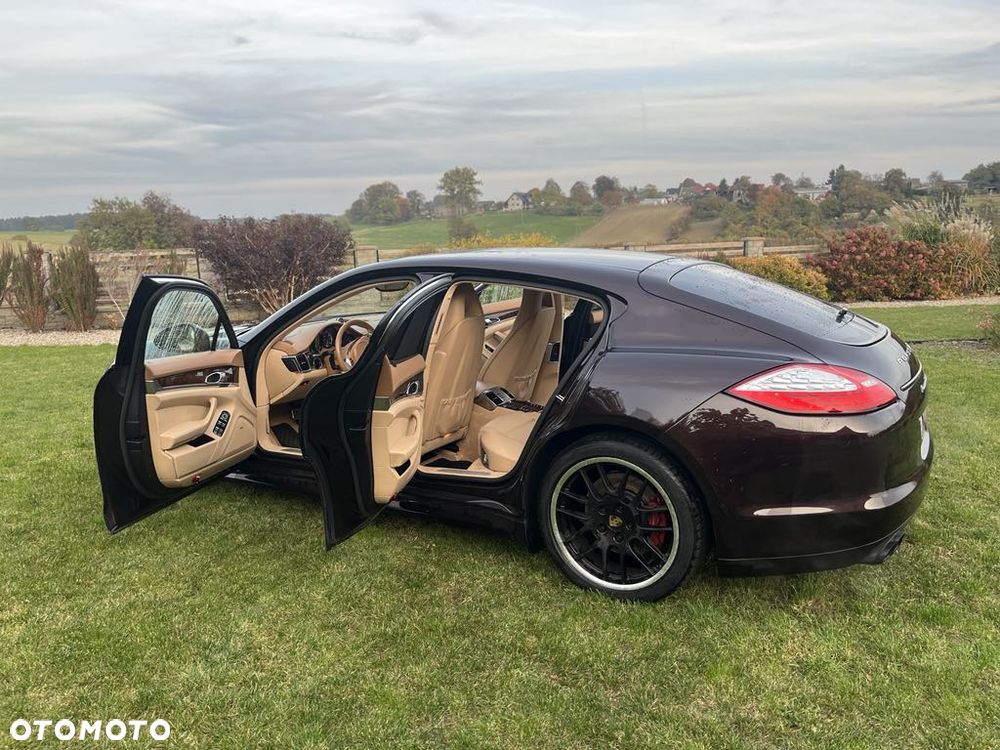 Porsche Panamera Turbo - 6