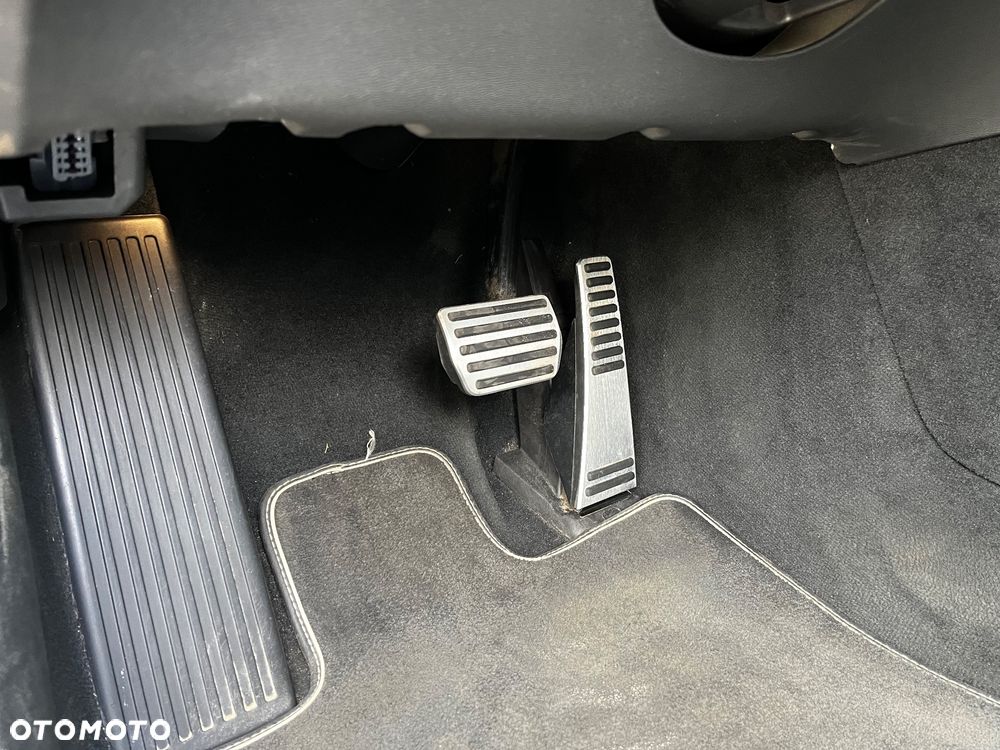 Volvo V60 T8 AWD Twin Engine Geartronic R-Design - 31