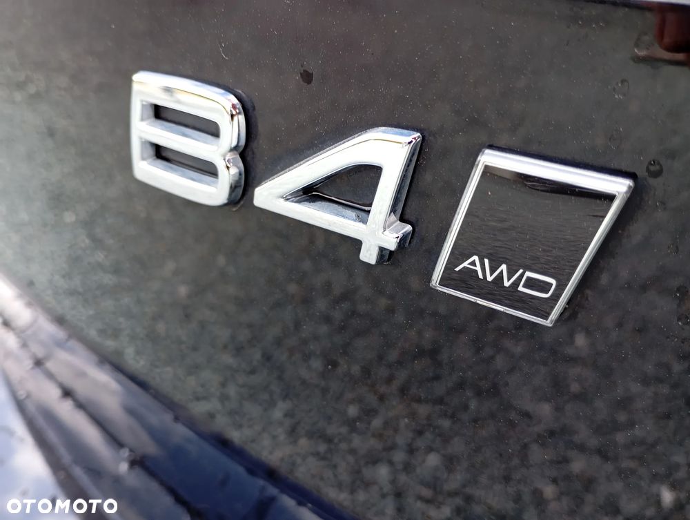 Volvo XC 60 B4 D AWD Ultimate Dark - 39