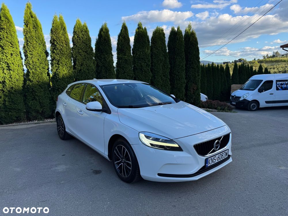 Volvo V40 T2 Geartronic Momentum - 1