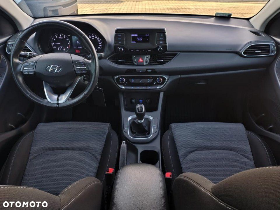 Hyundai i30 1.5 DPI Classic + - 18