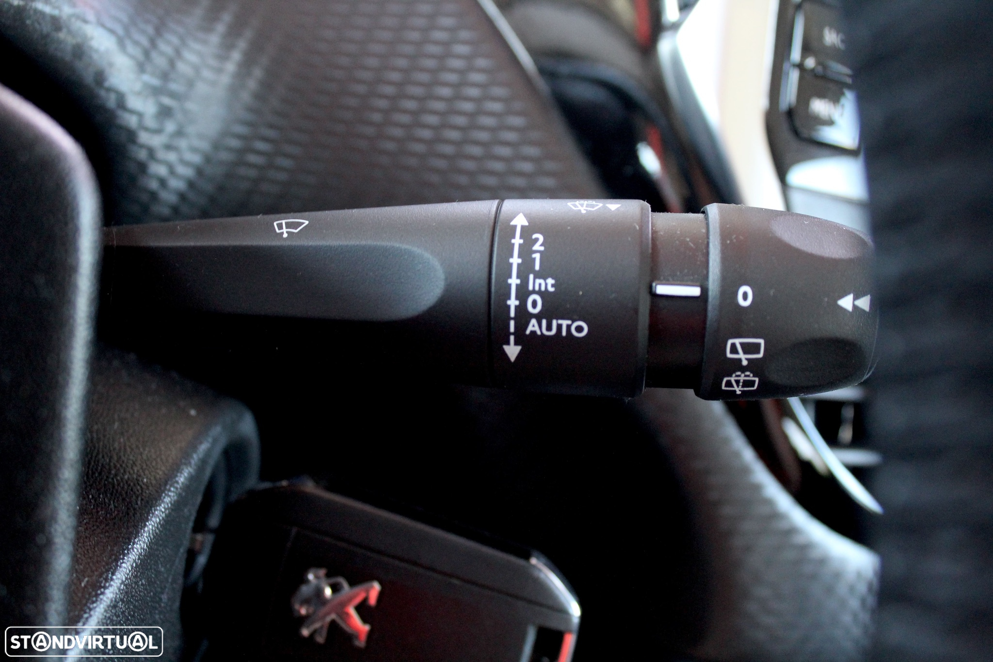 Peugeot 208 1.2 PureTech Signature - 24