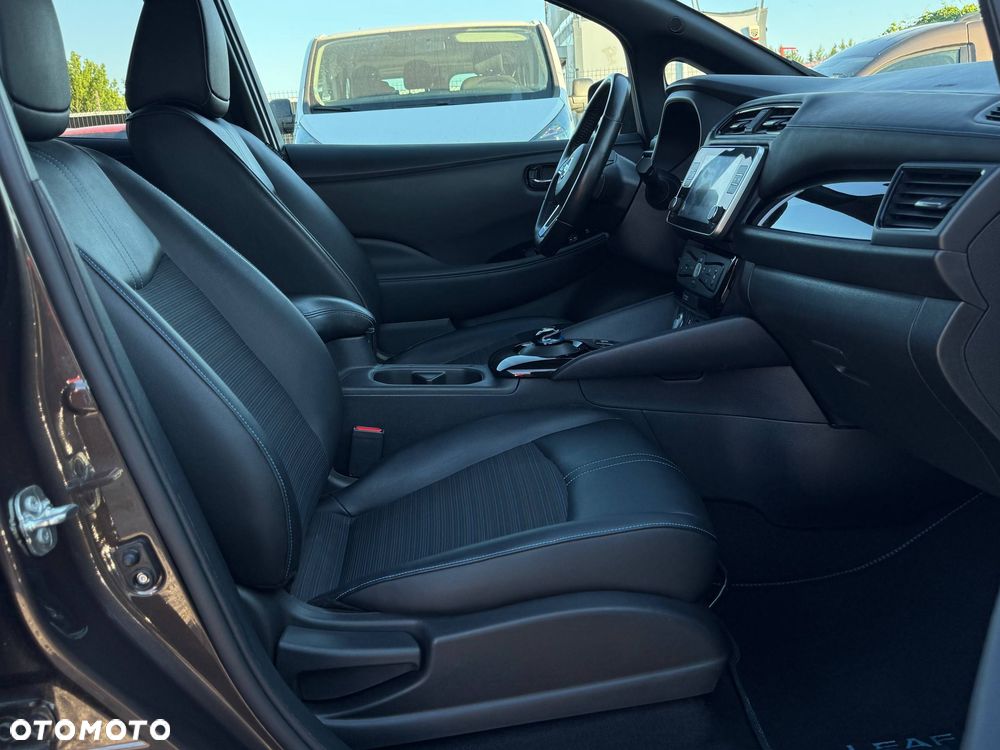 Nissan Leaf 62 kWh e+ N-Connecta - 17