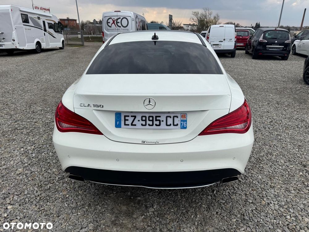Mercedes-Benz CLA 180 AMG Line - 5