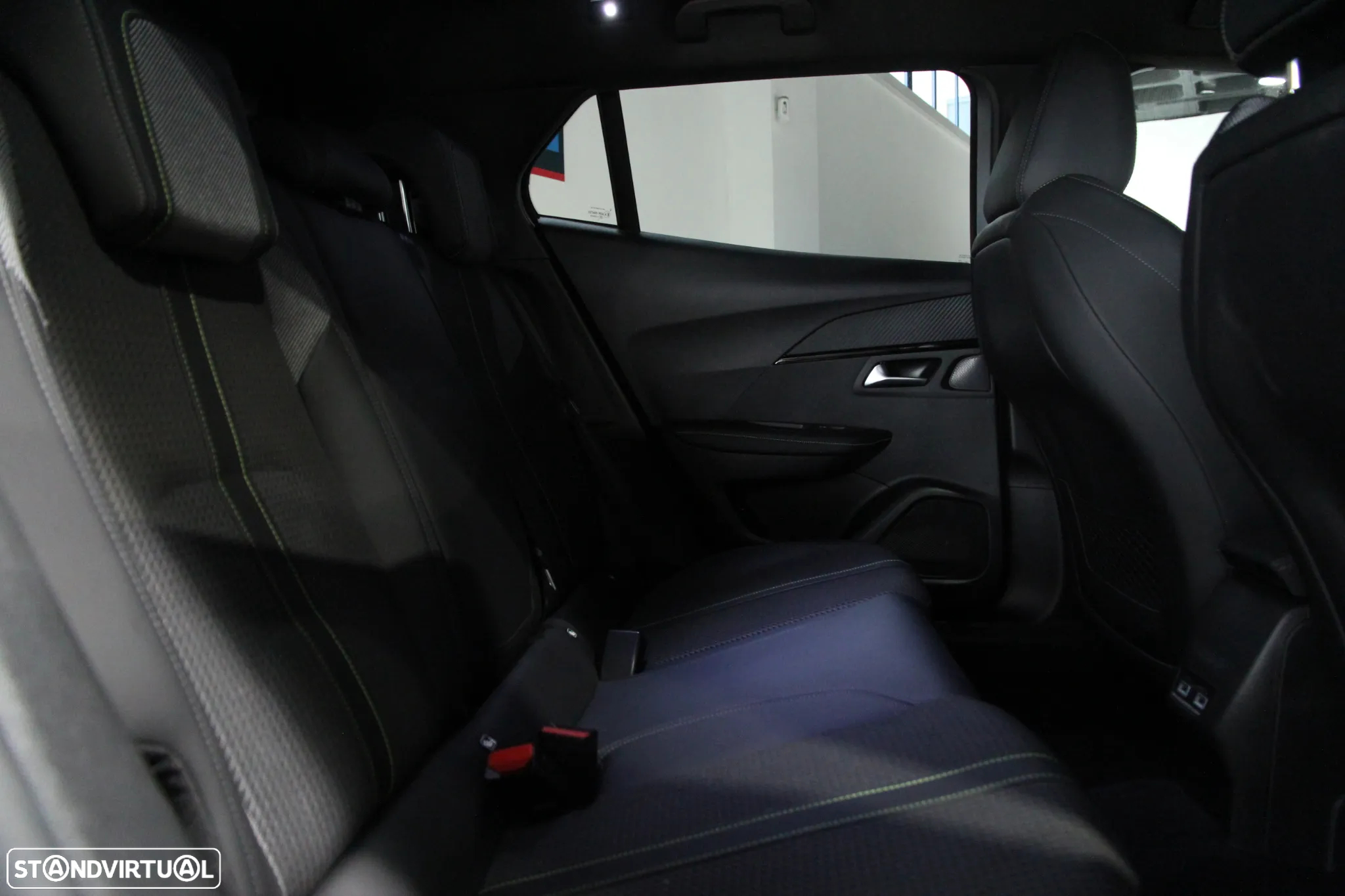 Peugeot 2008 1.2 PureTech GT - 28