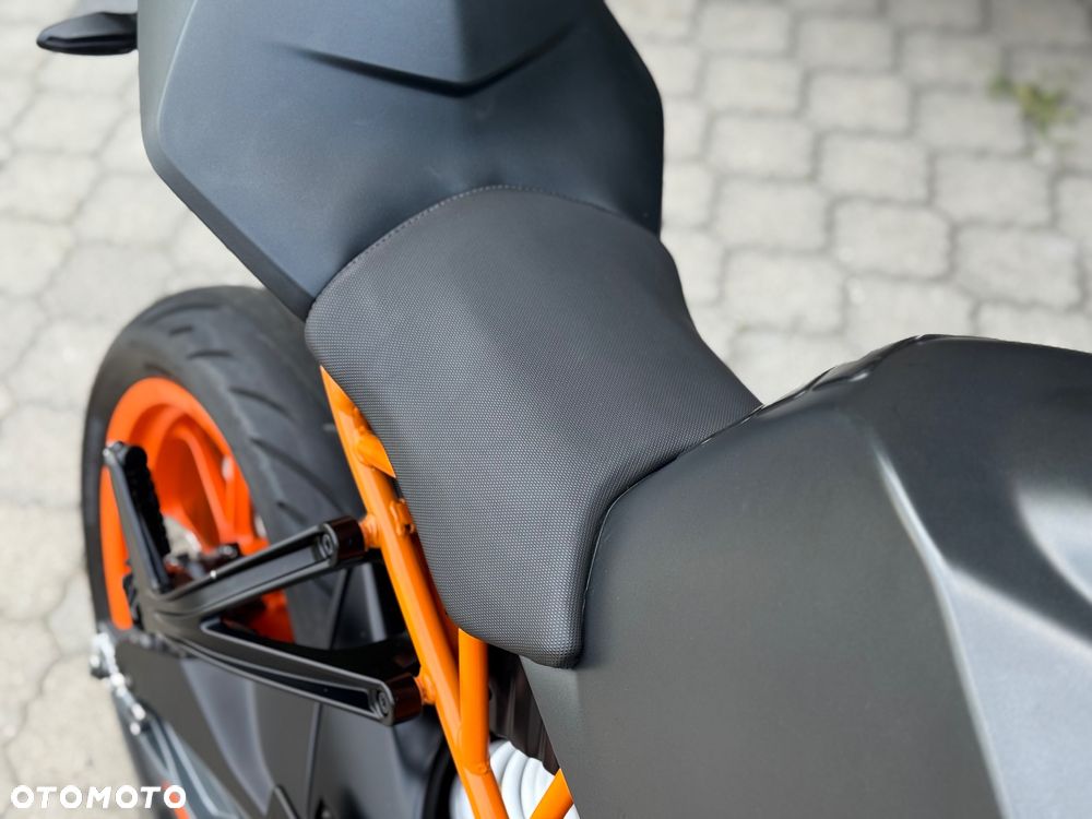KTM RC 125 - 18
