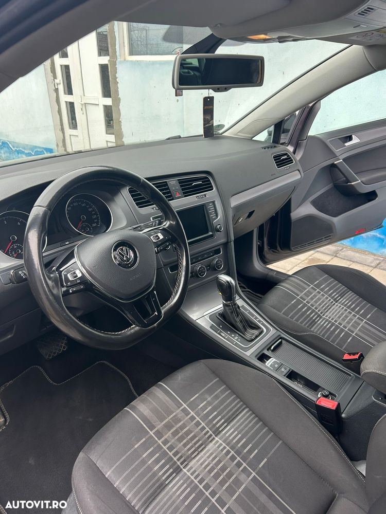 Volkswagen Golf - 5