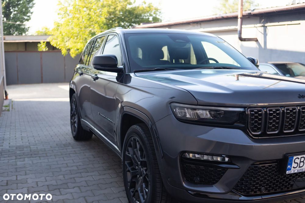 Jeep Grand Cherokee - 24
