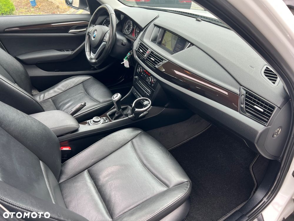 BMW X1 sDrive18d Sport Line - 27