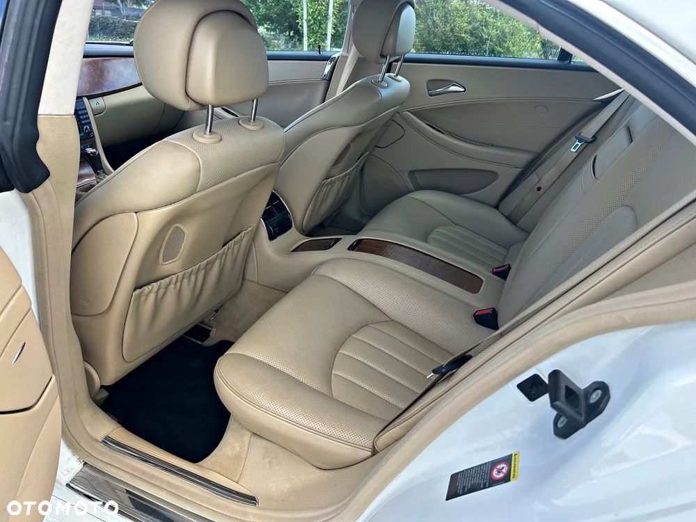 Mercedes-Benz CLS 500 - 13