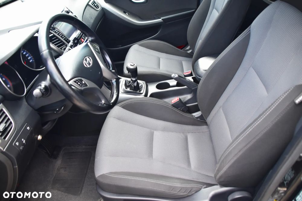 Hyundai i30 blue 1.6 CRDi Trend - 7