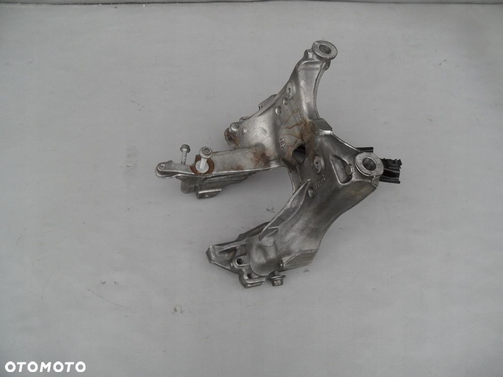 WSPORNIK ŁAPA SILNIKA WAHACZA MOCOWANIE AUDI 80A.399.296.K