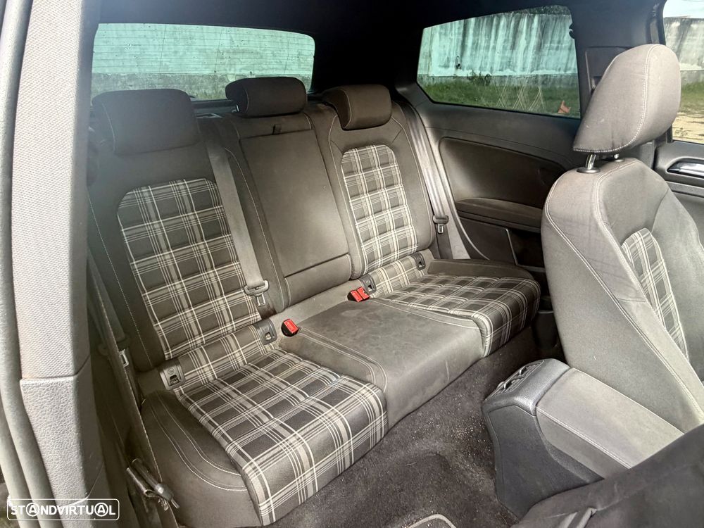 VW Golf 2.0 TDI GTD DSG - 13