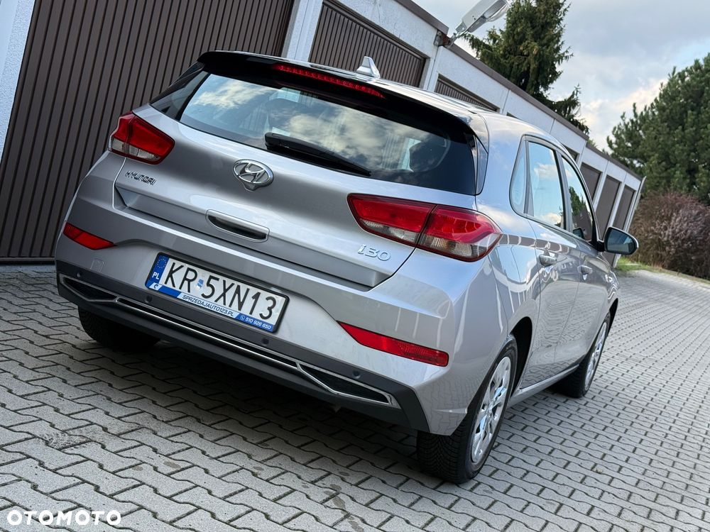 Hyundai i30 1.5 DPI Classic + - 21